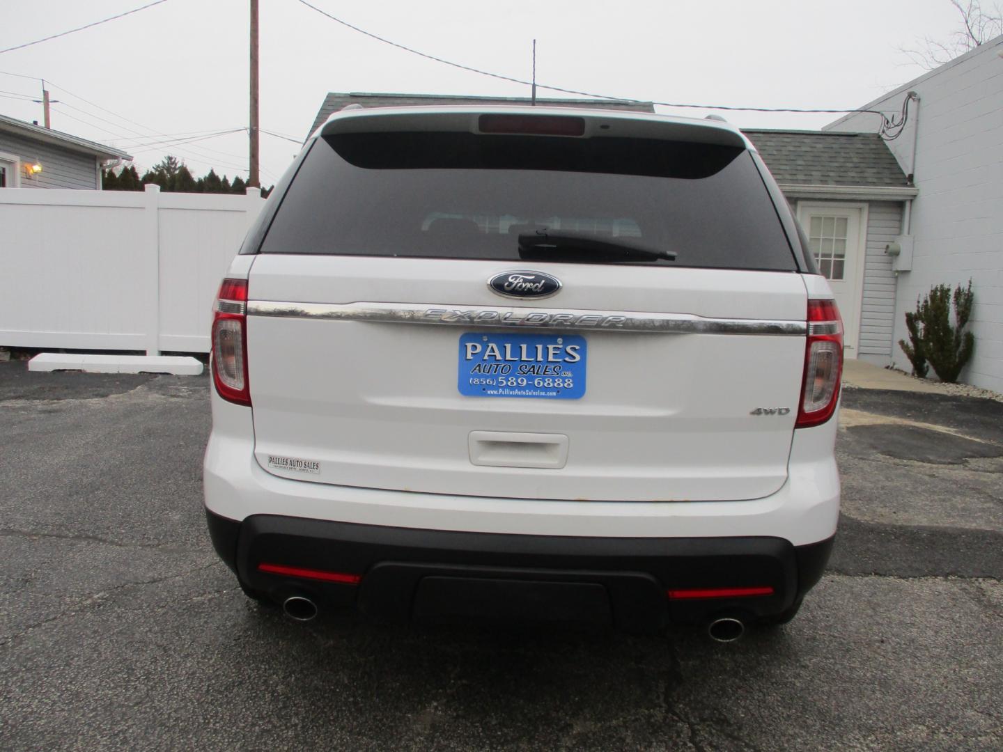 2013 WHITE Ford Explorer (1FM5K8B85DG) , AUTOMATIC transmission, located at 540a Delsea Drive, Sewell, NJ, 08080, (856) 589-6888, 39.752560, -75.111206 - Photo#4